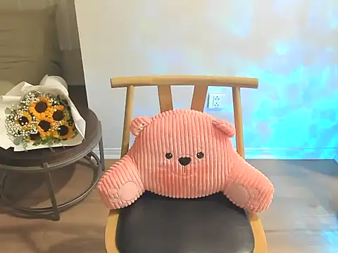 Snapshot of Ella_nora chatting on 03/10/26, 05:45 Ella nora online show from 03/10/26, 05:45