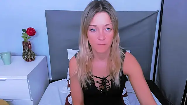 Snapshot of MileyXStar chatting on 04/06/26, 05:19 MileyXStar online show from 04/06/26, 05:19