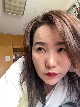 Snapshot of Youyou_12 chatting on 06/04/26, 12:49 Youyou 12 online show from 06/04/26, 12:49
