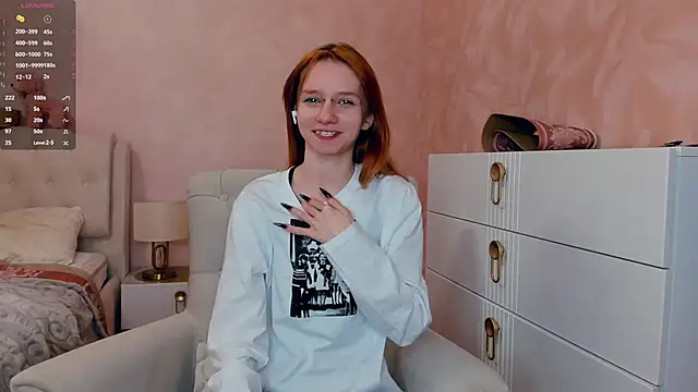 Snapshot of TarynPalek chatting on 03/10/26, 07:35 TarynPalek online show from 03/10/26, 07:35