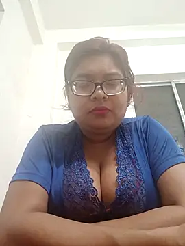 Snapshot of Elie_Hallway chatting on 02/15/26, 09:00 Elie Hallway online show from 02/15/26, 09:00