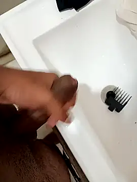 Snapshot of azazel32 chatting on 02/21/26, 03:40 azazel32 online show from 02/21/26, 03:40