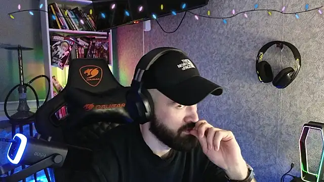 Snapshot of _Mostly_ chatting on 02/12/26, 06:25 Mostly online show from 02/12/26, 06:25