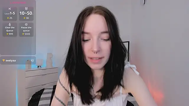 Snapshot of DearKate_ chatting on 04/18/26, 02:54 DearKate online show from 04/18/26, 02:54