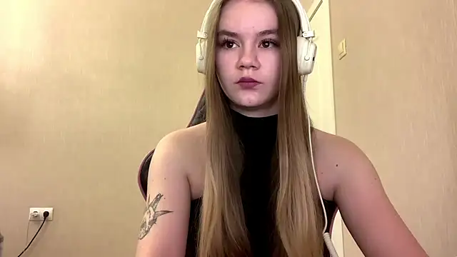 AgnesShy  online show from 03/09/26, 07:23