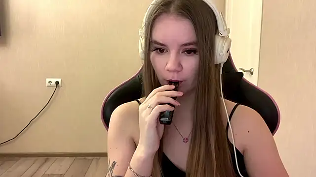 AgnesShy  online show from 03/17/26, 11:24