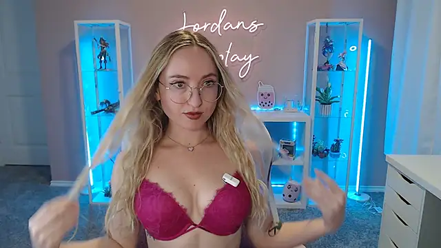 Snapshot of jordanscosplay chatting on 03/23/26, 05:50 jordanscosplay online show from 03/23/26, 05:50