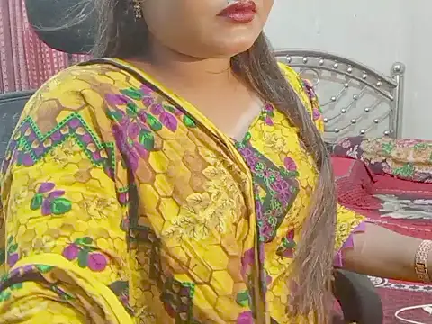 Nusrat Faria online show from 06/17/26, 06:42