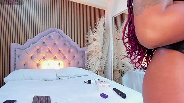 Snapshot of StacyMoon_ chatting on 02/17/26, 05:04 StacyMoon online show from 02/17/26, 05:04