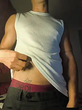 Snapshot of logan-31 chatting on 02/04/26, 05:46 logan-31 online show from 02/04/26, 05:46