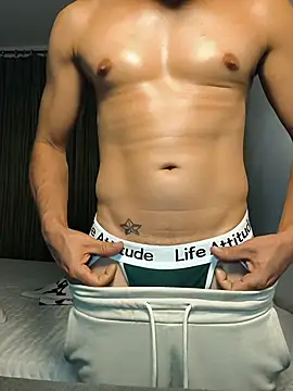 Snapshot of logan-31 chatting on 04/03/26, 05:16 logan-31 online show from 04/03/26, 05:16