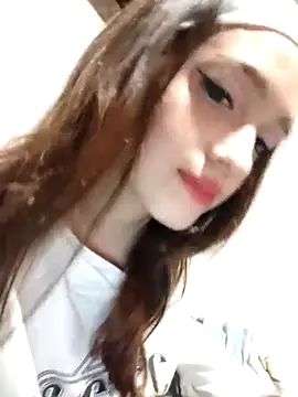 Snapshot of dieciochoyundia chatting on 03/19/26, 03:21 dieciochoyundia online show from 03/19/26, 03:21