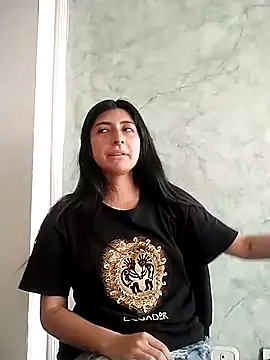 EmmaWilliamss4 online show from 02/05/26, 04:00