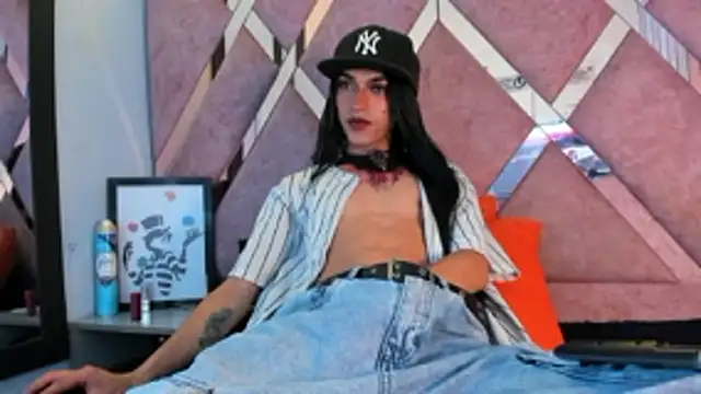MeghanQueen   online show from 05/11/26, 03:56