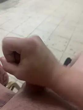 Snapshot of Can3438q chatting on 02/13/26, 09:00 Can3438q online show from 02/13/26, 09:00