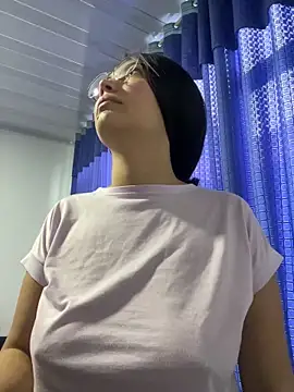 Snapshot of Tammy8 chatting on 03/06/26, 04:03 Tammy8 online show from 03/06/26, 04:03