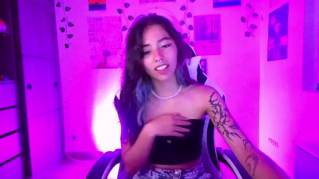 Snapshot of IvyStone_ chatting on 03/12/26, 12:06 IvyStone online show from 03/12/26, 12:06