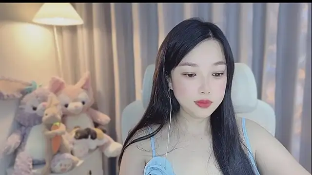 Snapshot of Yumi_yuni chatting on 04/15/26, 12:45 Yumi yuni online show from 04/15/26, 12:45