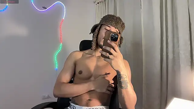 Snapshot of rafael_stone11 chatting on 02/28/26, 02:56 rafael stone11 online show from 02/28/26, 02:56