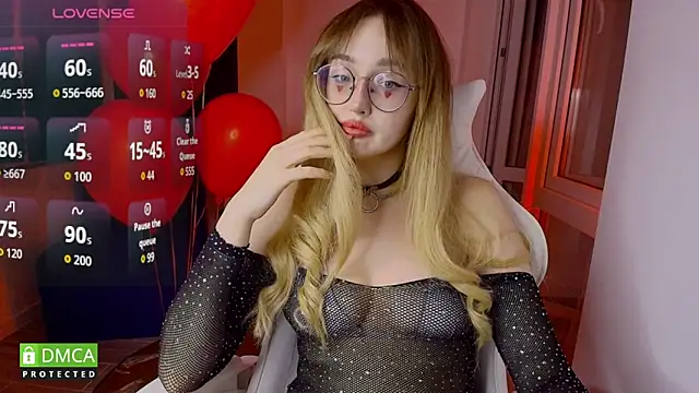 Snapshot of AdeLuna chatting on 02/14/26, 09:00 AdeLuna online show from 02/14/26, 09:00