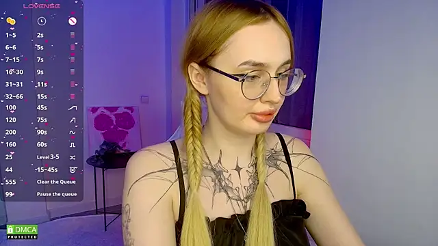 Snapshot of AdeLuna chatting on 04/29/26, 09:32 AdeLuna online show from 04/29/26, 09:32
