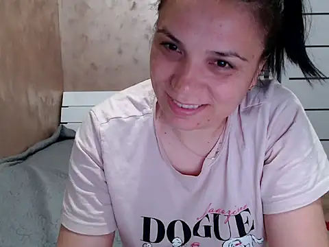 LorraGrey online show from 05/03/26, 08:04