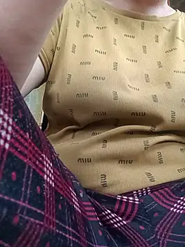 hot-luna- online show from 06/20/26, 12:25