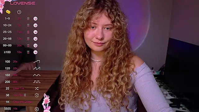 Snapshot of Milounee chatting on 06/25/26, 04:00 Milounee online show from 06/25/26, 04:00