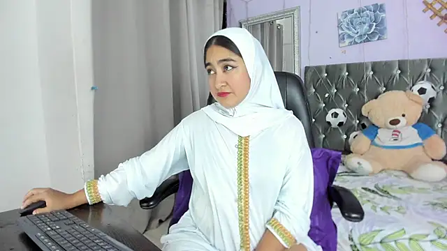 SamiraAwada online show from 06/24/26, 07:35