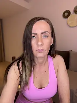 DivineAmely online show from 05/01/26, 06:34