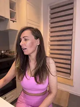 DivineAmely online show from 05/03/26, 05:52