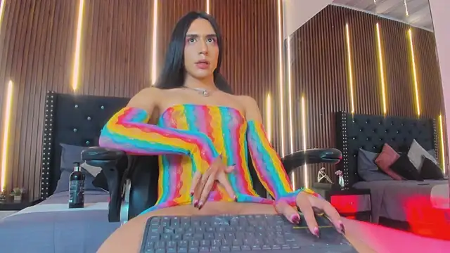 Snapshot of Viannca__ chatting on 04/10/26, 04:17 Viannca online show from 04/10/26, 04:17