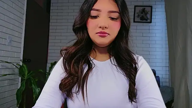 Snapshot of Catalu_x chatting on 02/13/26, 11:17 Catalu x online show from 02/13/26, 11:17