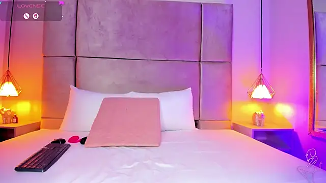 Snapshot of Zafiro11_ chatting on 02/21/26, 12:06 Zafiro11 online show from 02/21/26, 12:06