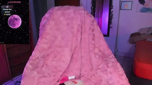 Snapshot of sunflowerr_ chatting on 02/21/26, 08:26 sunflowerr online show from 02/21/26, 08:26