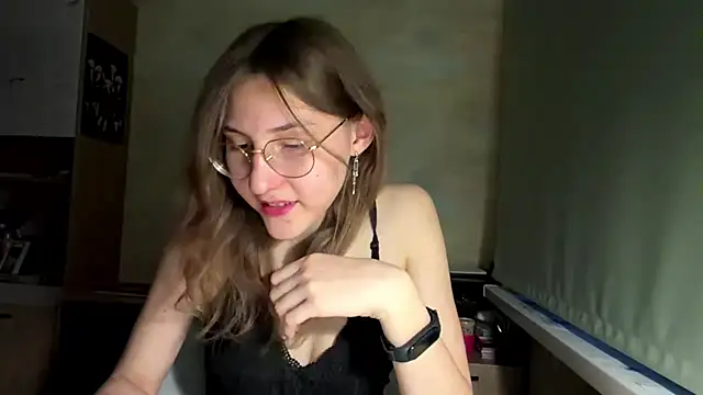 Miaaa Moon online show from 06/25/26, 05:50
