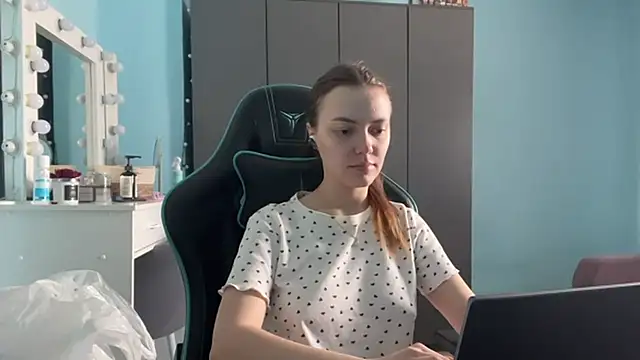 Snapshot of AndreeMerryman chatting on 02/21/26, 02:12 AndreeMerryman online show from 02/21/26, 02:12