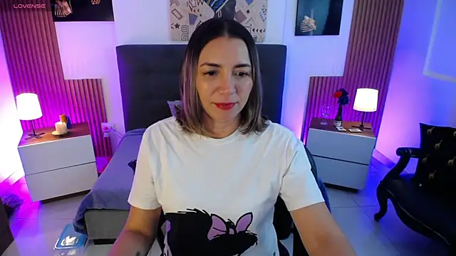 milfsecret69 online show from 06/25/26, 11:37
