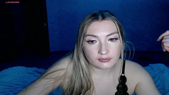 Snapshot of MiraRoy chatting on 03/06/26, 06:59 MiraRoy online show from 03/06/26, 06:59