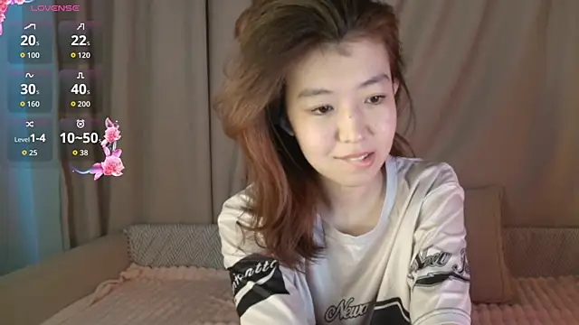 Snapshot of minny_moon chatting on 03/22/26, 03:21 minny moon online show from 03/22/26, 03:21