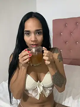 Snapshot of Maria_x_Alejandra chatting on 02/13/26, 03:57 Maria x Alejandra online show from 02/13/26, 03:57