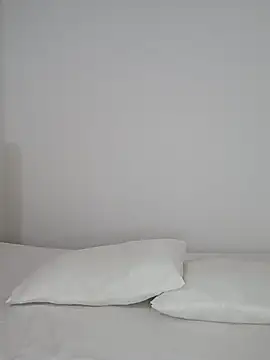 Snapshot of Maria_x_Alejandra chatting on 02/25/26, 06:39 Maria x Alejandra online show from 02/25/26, 06:39