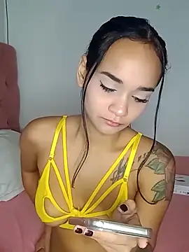 Snapshot of Maria_x_Alejandra chatting on 06/20/26, 08:00 Maria x Alejandra online show from 06/20/26, 08:00