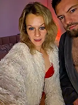 Snapshot of Couple-Kiwii-Orchidee-Boy chatting on 03/11/26, 06:14 Couple-Kiwii-Orchidee-Boy online show from 03/11/26, 06:14