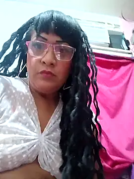 Snapshot of SabrinaColin chatting on 04/12/26, 04:28 SabrinaColin online show from 04/12/26, 04:28