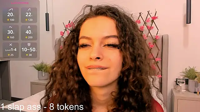 Snapshot of Luna_Starlight chatting on 03/08/26, 02:04 Luna Starlight online show from 03/08/26, 02:04