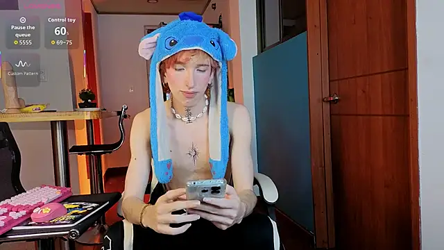 Snapshot of golden_twink_ chatting on 02/05/26, 05:56 golden twink online show from 02/05/26, 05:56