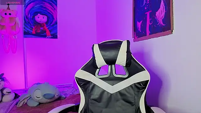 Snapshot of golden_twink_ chatting on 03/21/26, 06:07 golden twink online show from 03/21/26, 06:07