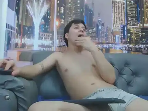 Snapshot of santiago_xxxcol chatting on 05/04/26, 11:45 santiago xxxcol online show from 05/04/26, 11:45