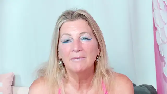 SweetAsHoneyWet4U online show from 06/20/26, 01:36